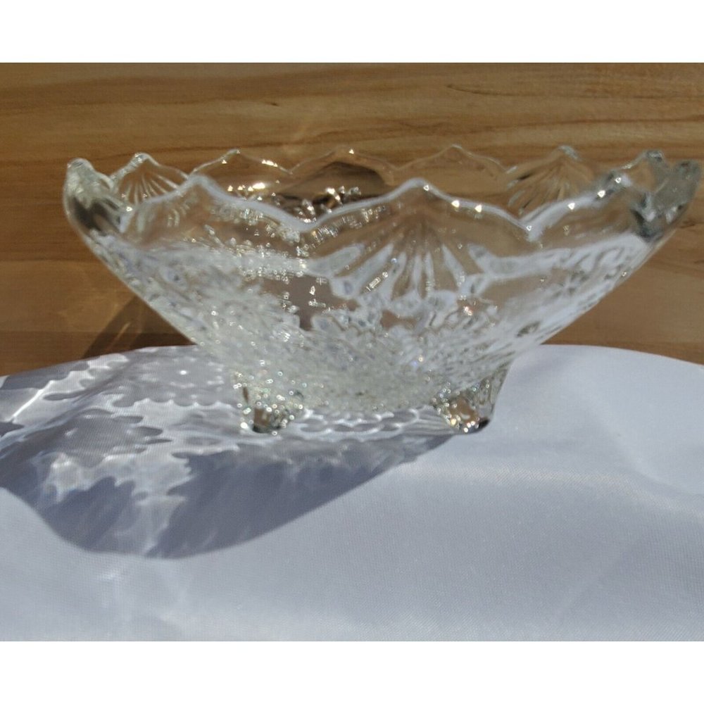Vintage Mikasa Holiday Classics Snowflake Bowl 6.5" German crystal 3 footed base - Picture 3 of 7